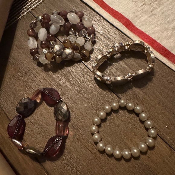 Costume Jewelry- 4 pieces elastic bracelets. - Picture 3 of 5